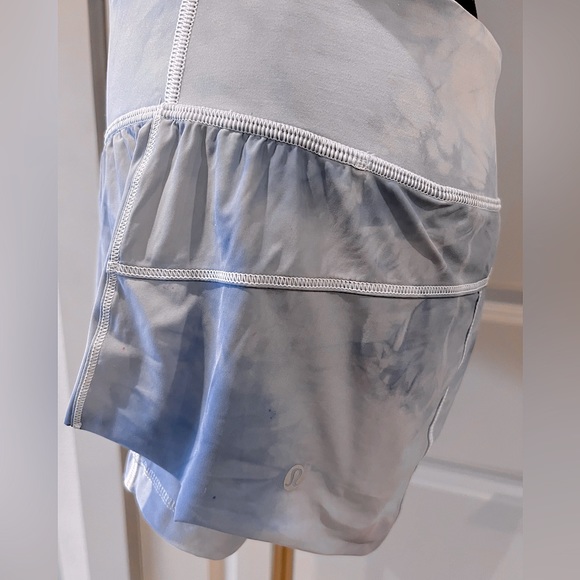 NWOT Lululemon custom tie dye shorts. Blue tie dye Size 4. New. Shorts only. - Picture 5 of 8